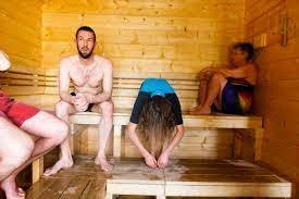 wellhealthorganic.com:difference-between-steam-room-and-sauna-health-benefits-of-steam-room