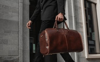 What to Look For in a Mens Leather Travel Bag That Actually Lasts